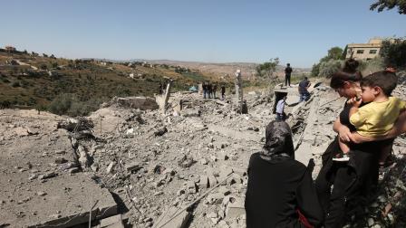 آثار الدمار في بلدة حولا في جنوب لبنان نتيجة القصف الإسرائيلي، 3 يونيو 2024 (عزيز طاهر/رويترز)