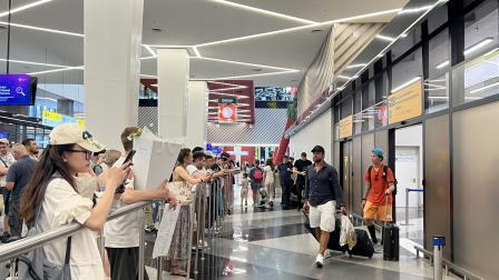 مسافرون بمطار الكسندر بوشكن الدولي/29 يونيو2024،(تيان بينغ/ Getty)