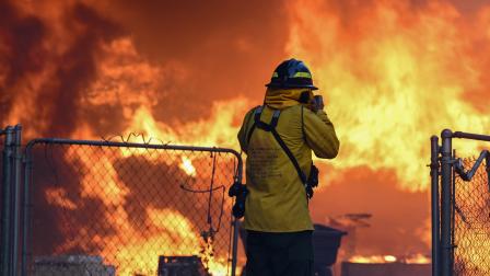حريق كاليفورنيا على مساحة واسعة (تايفون كوسكون/ الأناضول) 