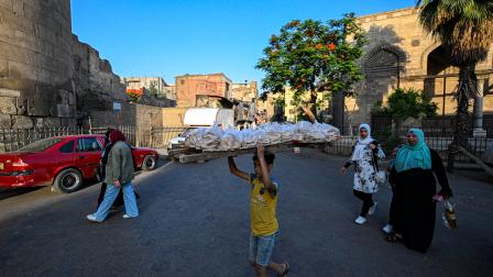 الحكومة رفعت أسعار الخبز بنسبة 300% خبز مصر (خالد دسوقي/فرانس برس)