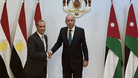 وزير الخارجية الأردني أيمن الصفدي ونظيره المصري بدر عبد العاطي في عمان (إكس)