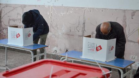 ناخبون يدلون بأصواتهم في انتخابات تونسية سابقة 24 ديسمبر 2024 (Getty)