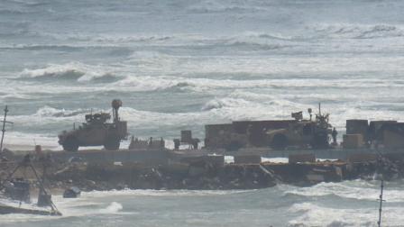 ميناء غزة العائم بعد تعليقه بسبب ارتفاع منسوب المياه 27 مايو 2024 (Getty)