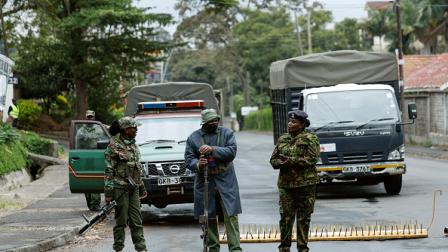 أفراد من شرطة كينيا ينتشرون خارج مقر الرئاسة، نيروبي 27 يونيو 2024 (Getty)