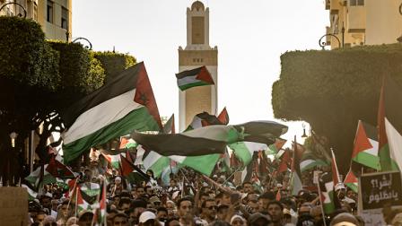 تظاهرة في مدينة طنجة شمال غربي المغرب تضامناً مع غزة، 7 يوليو 2024 (فاضل سينا/فرانس برس)