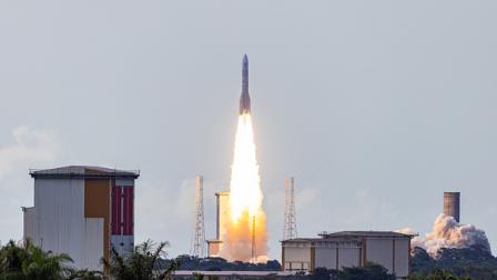 إقلاع صاروخ آريان 6 من مركز غيانا الفضائي في كورو الفرنسية، 9 يوليو 2024 (جودي أميت/فرانس برس)