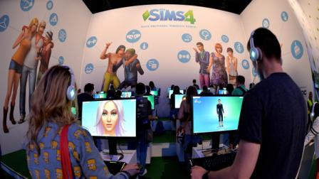 لعبة ذا سيمز 4 "SIMS 4"، ألمانيا 14 أغسطس 2014 (ساشا شتاينباخ/ Getty )